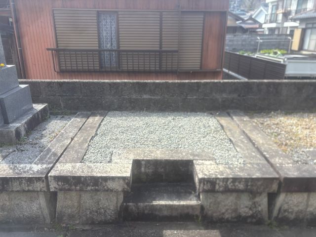 大垣市正福寺　お墓じまい工事　①墓石解体